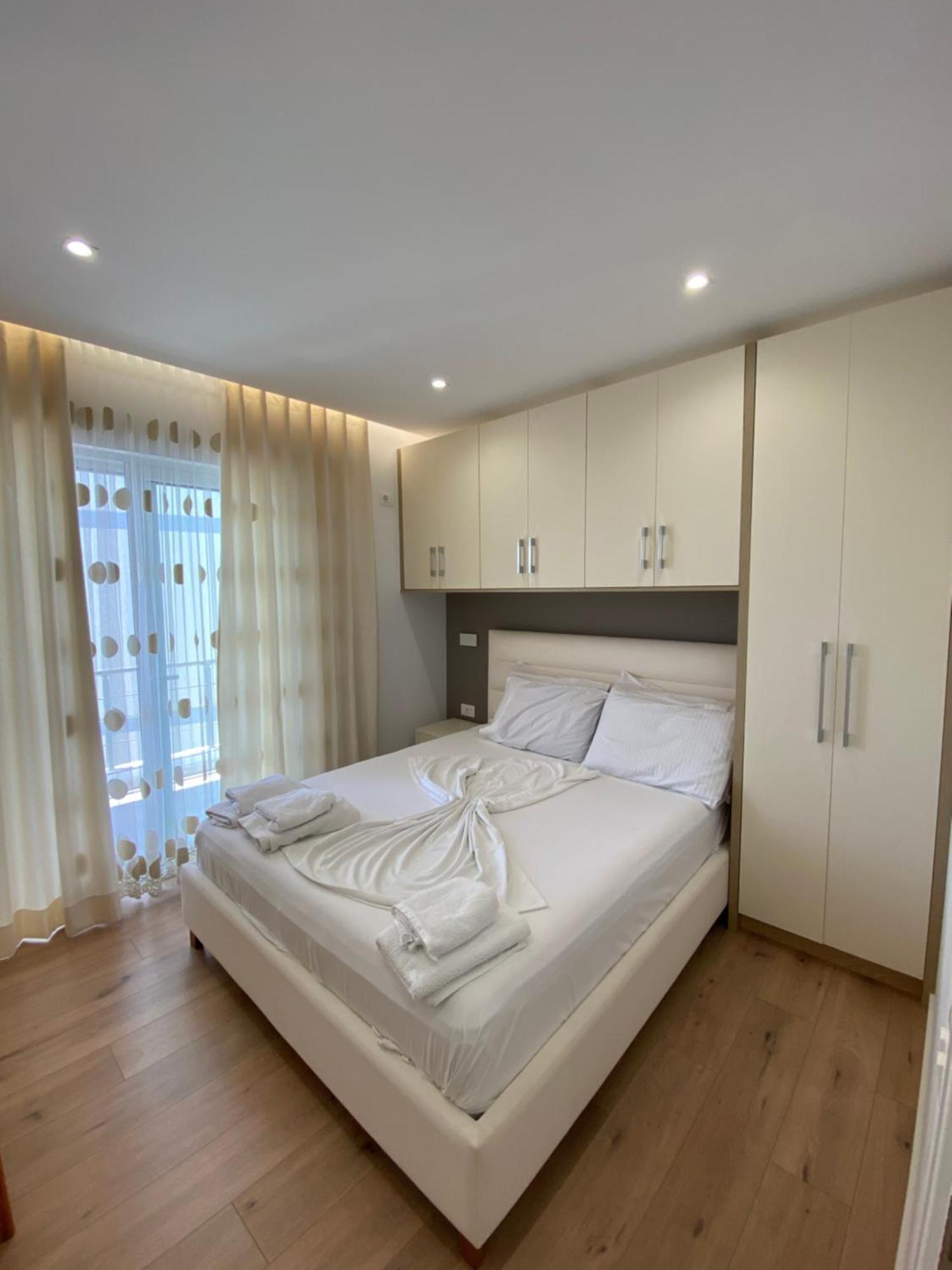 Erioni Hotel ซารานเดอ ภายนอก รูปภาพ