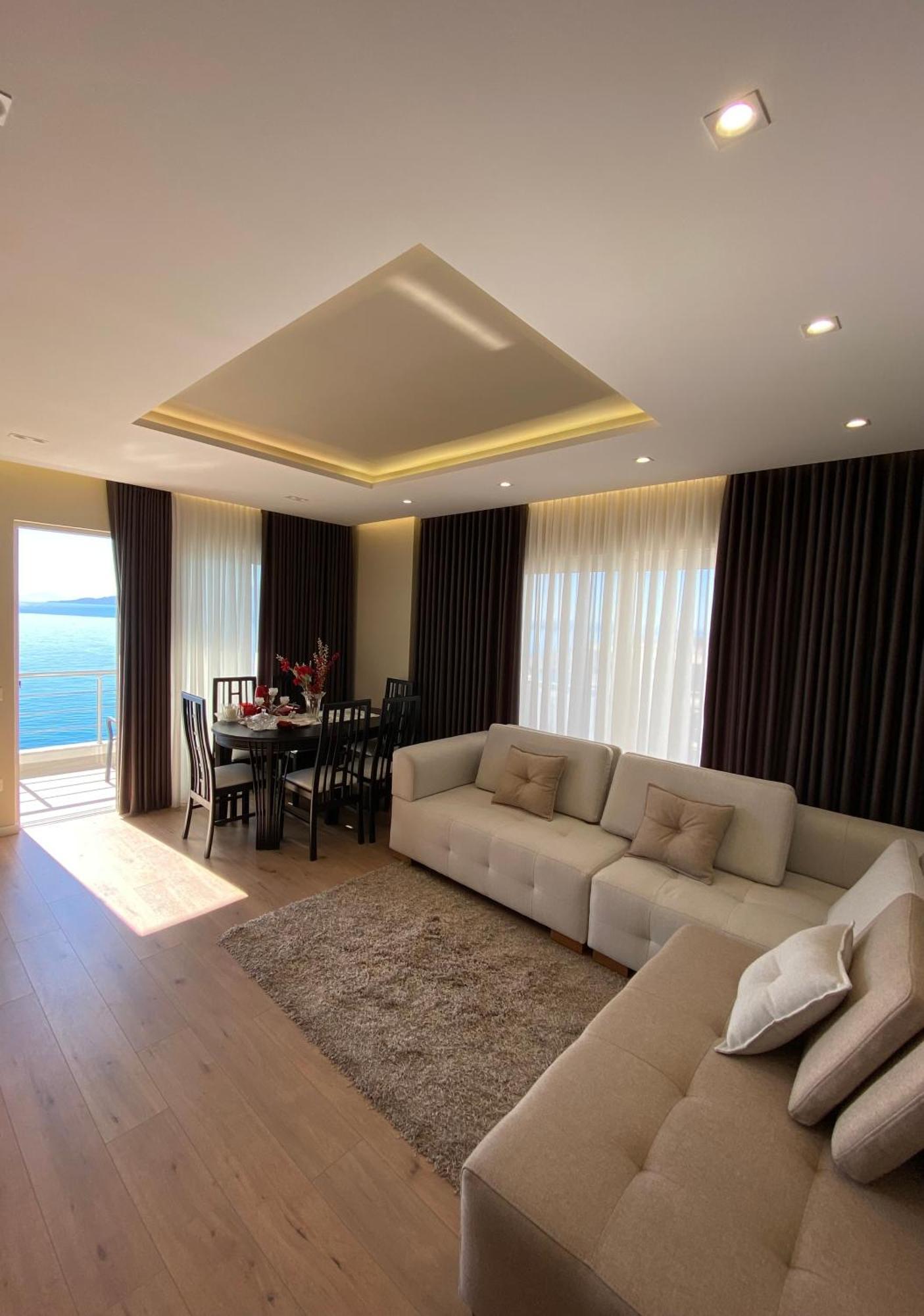 Erioni Hotel ซารานเดอ ภายนอก รูปภาพ