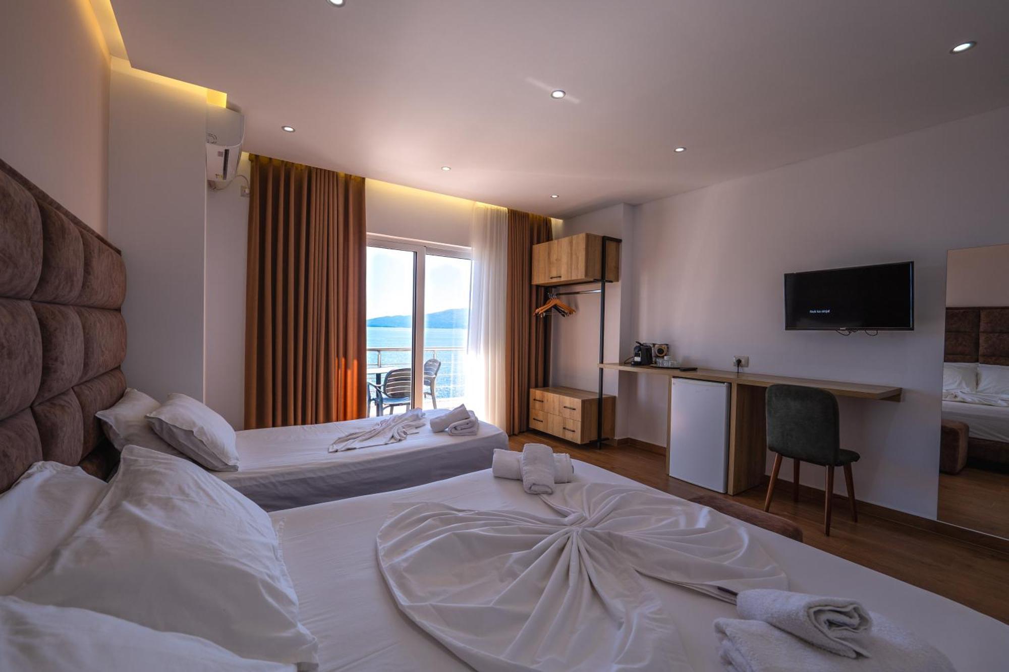 Erioni Hotel ซารานเดอ ภายนอก รูปภาพ