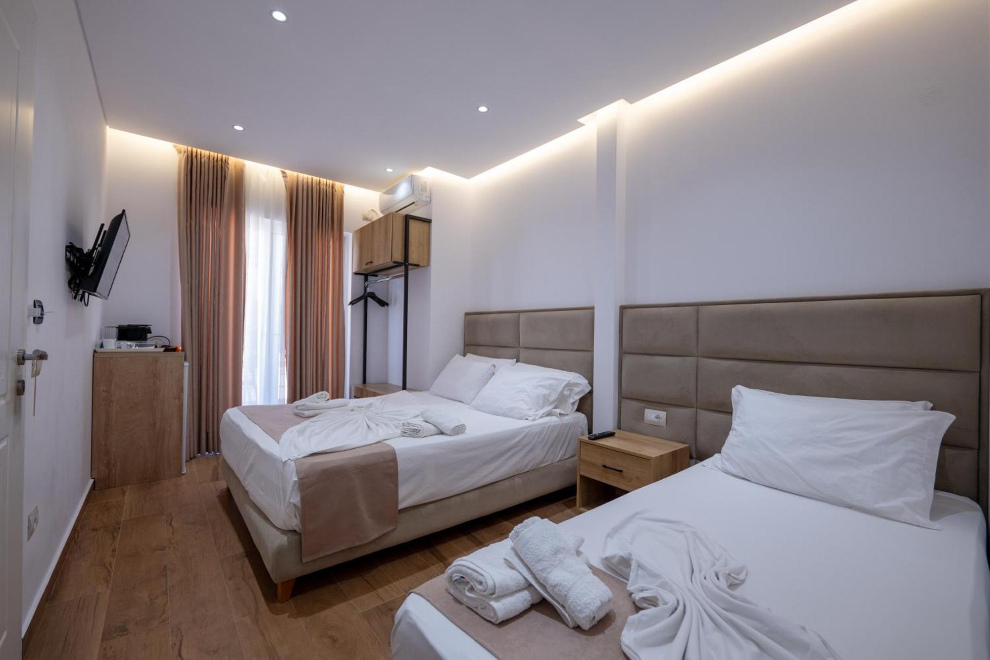 Erioni Hotel ซารานเดอ ภายนอก รูปภาพ