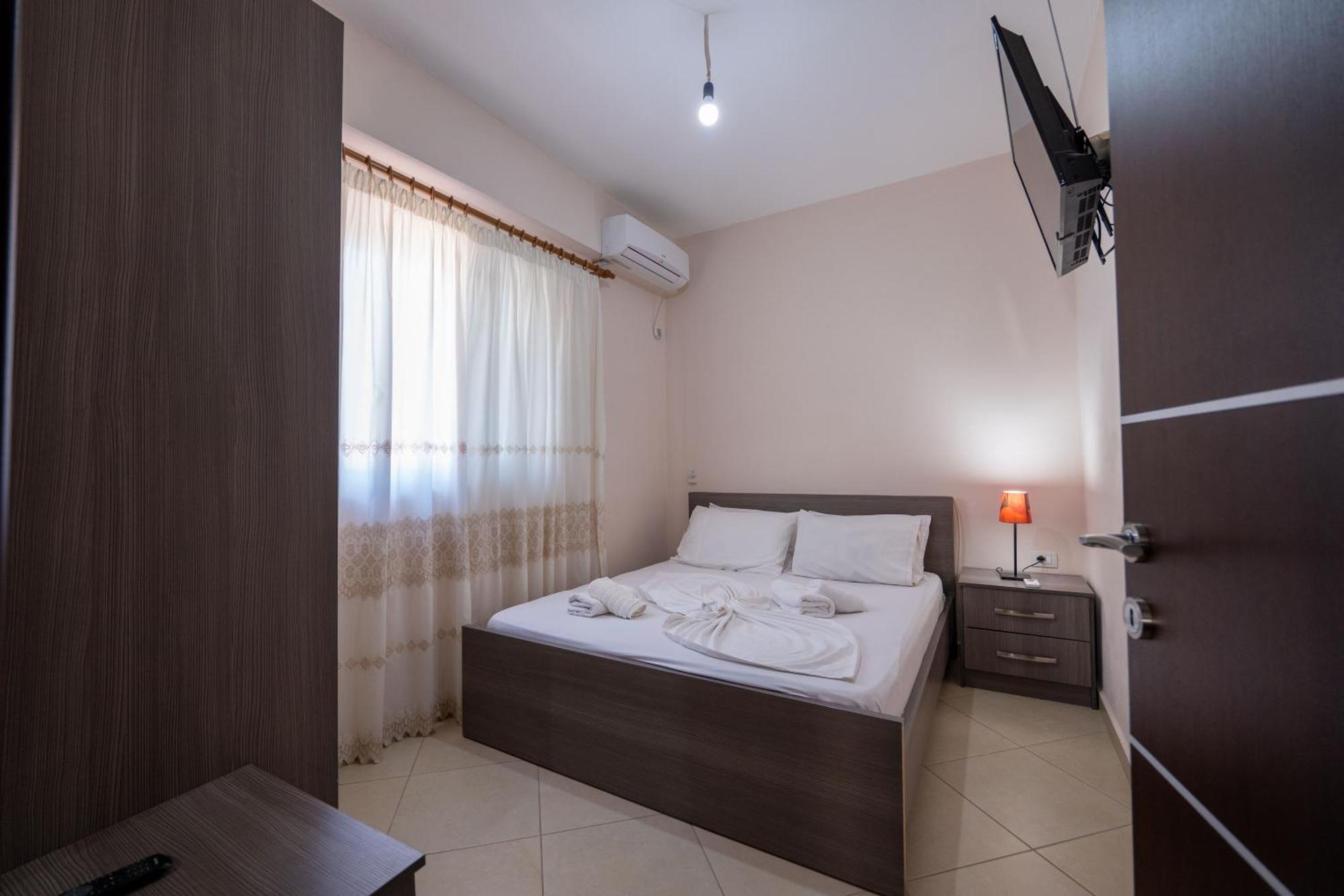 Erioni Hotel ซารานเดอ ภายนอก รูปภาพ