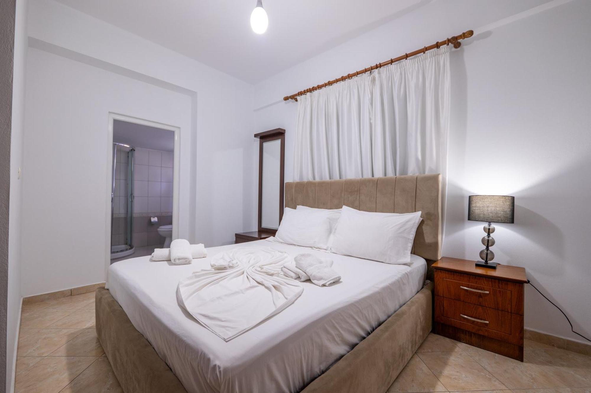 Erioni Hotel ซารานเดอ ภายนอก รูปภาพ