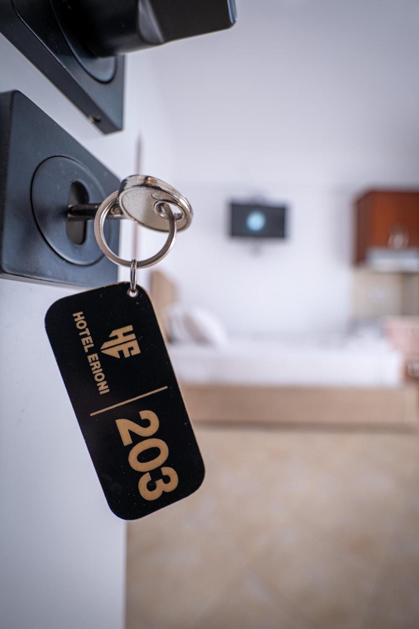 Erioni Hotel ซารานเดอ ภายนอก รูปภาพ