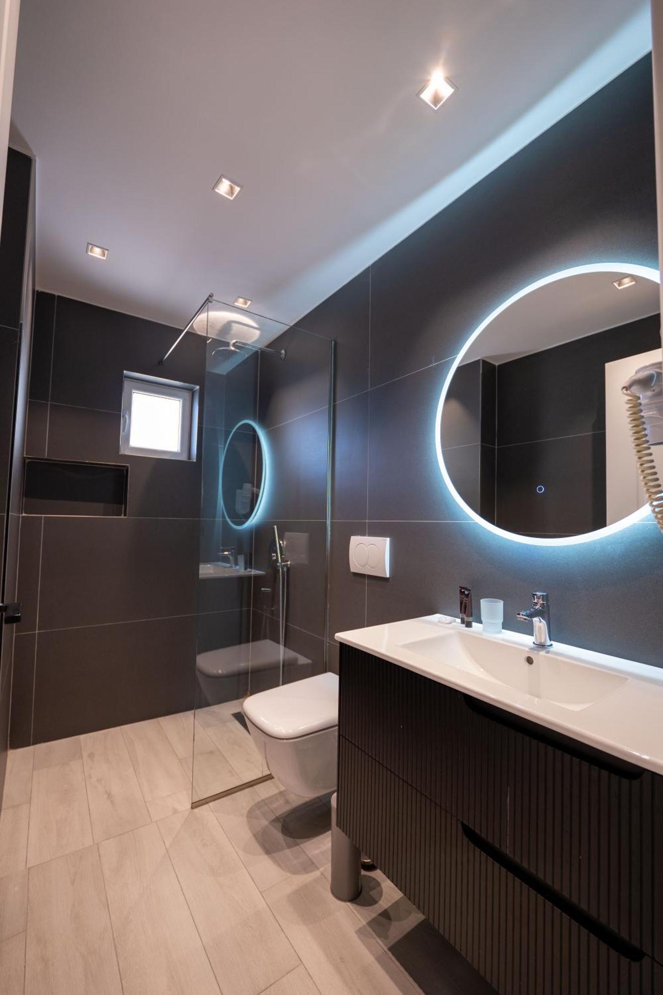 Erioni Hotel ซารานเดอ ภายนอก รูปภาพ