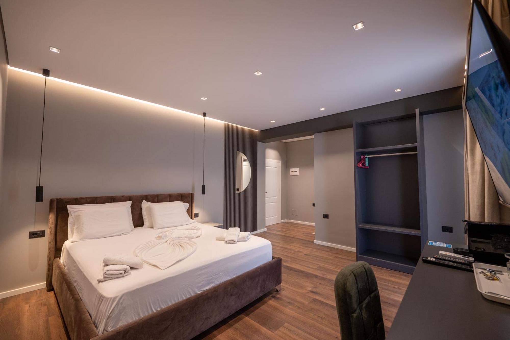Erioni Hotel ซารานเดอ ภายนอก รูปภาพ