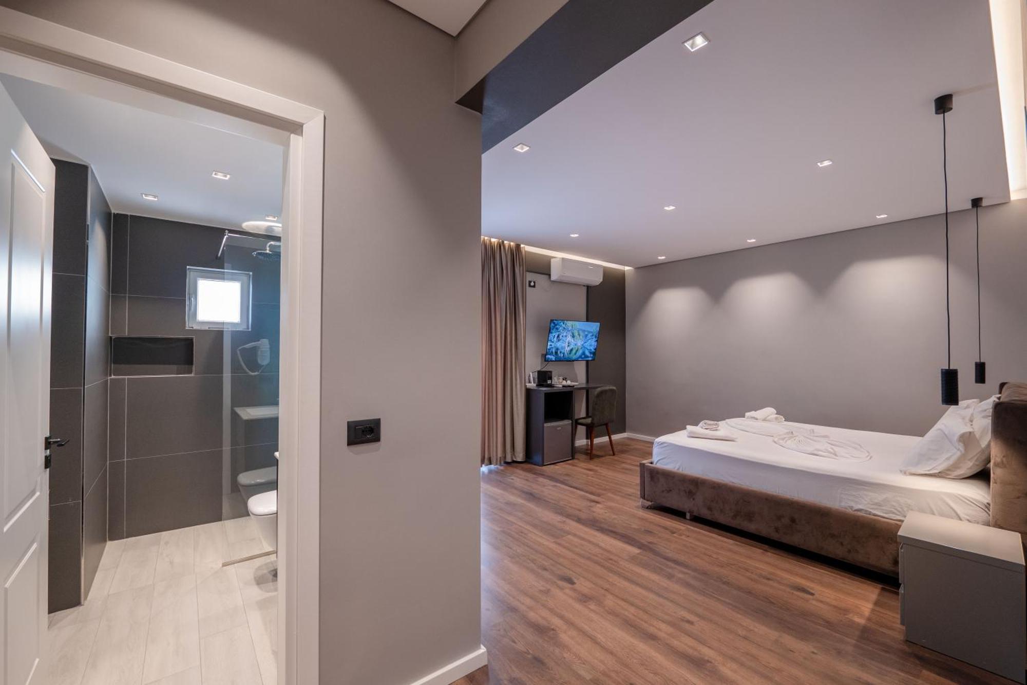 Erioni Hotel ซารานเดอ ภายนอก รูปภาพ
