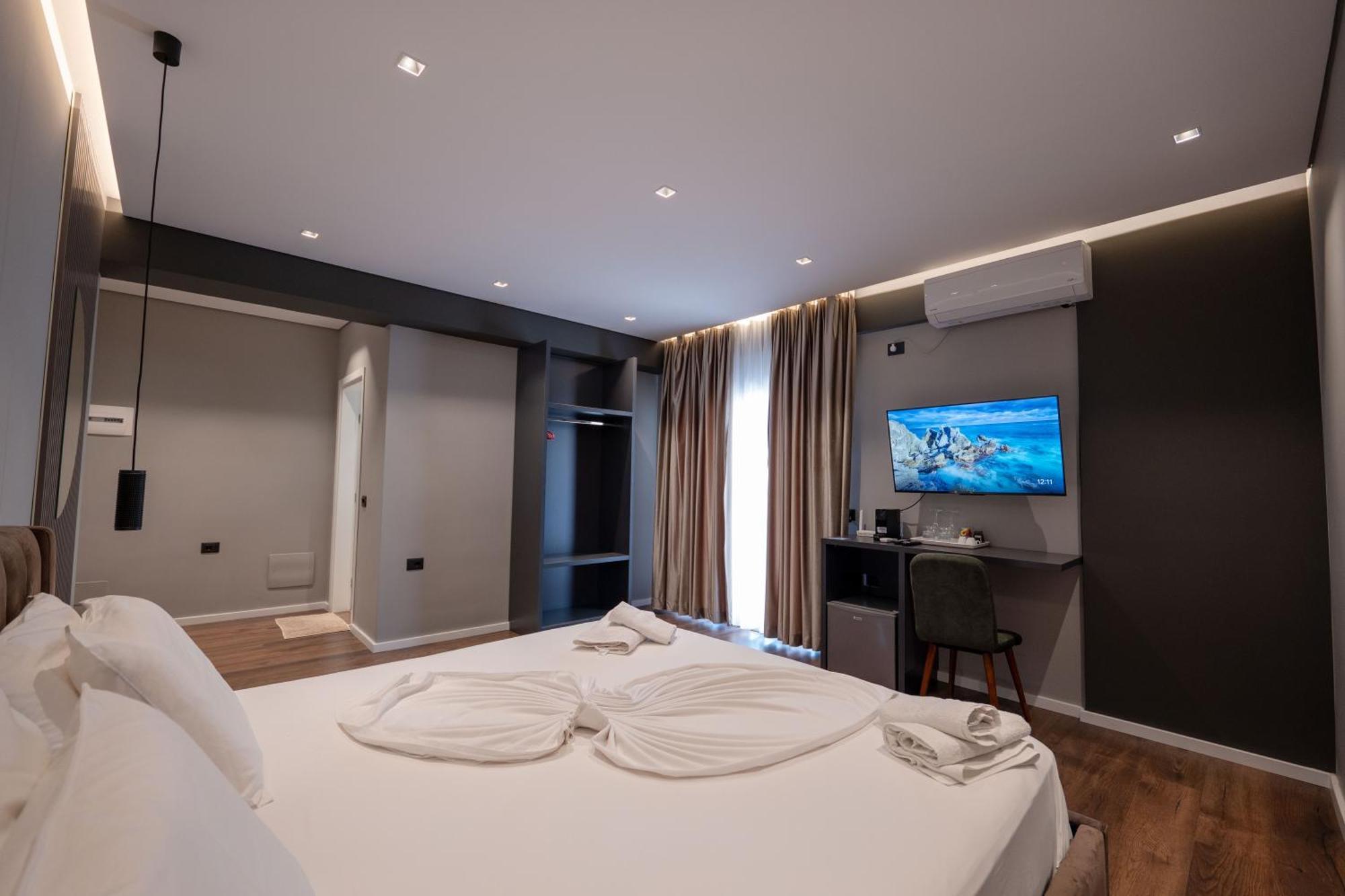 Erioni Hotel ซารานเดอ ภายนอก รูปภาพ